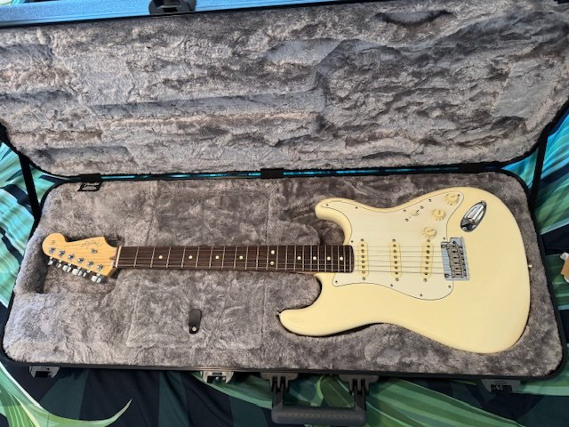 Fender American Professional Stratocaster Rosewood Fingerboard